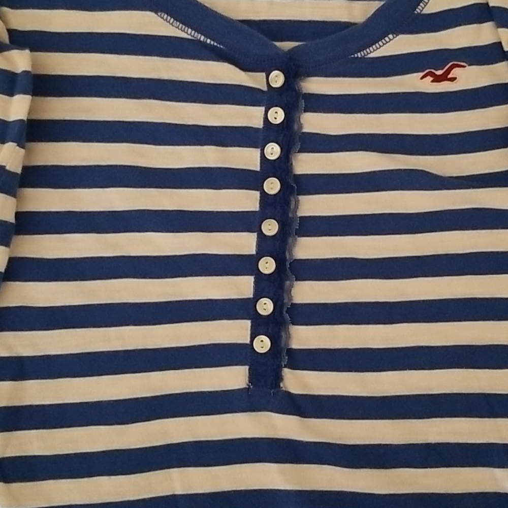 Hollister stripped shirt deep V neck - Picture 3 of 4